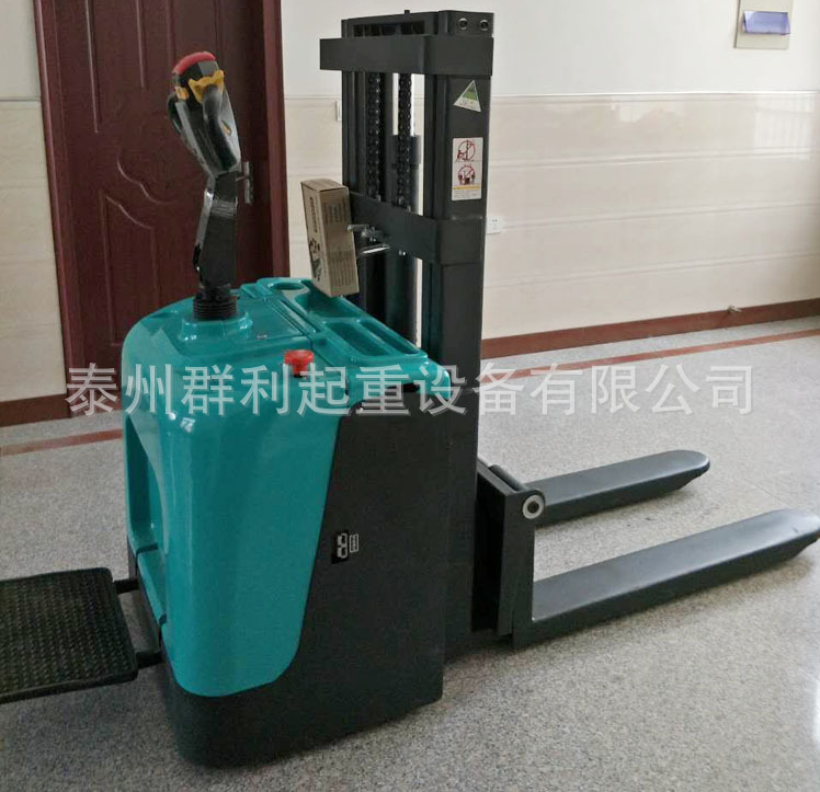 濟(jì)南電動(dòng)液壓升高車批發(fā)價(jià)格 泰州全電動(dòng)液壓叉車廠家 電動(dòng)升高車