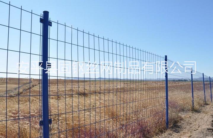 供應新疆鐵絲網(wǎng)圍欄批發(fā) 鐵絲網(wǎng)圍網(wǎng)批發(fā)鋼絲網(wǎng)圍欄價格批發(fā)鋼絲網(wǎng)圍網(wǎng)