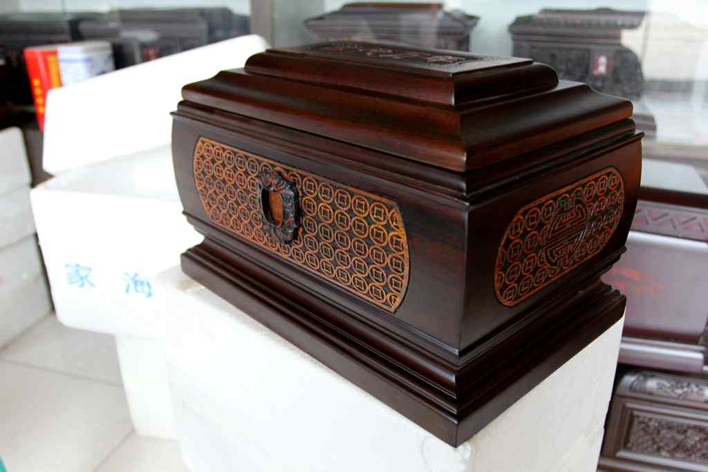 盛世奇景黑檀木骨灰盒棺材 混批*河北骨灰盒廠家批發(fā)價(jià) 盛世奇景骨灰盒價(jià)格合理 盛世奇景骨灰盒