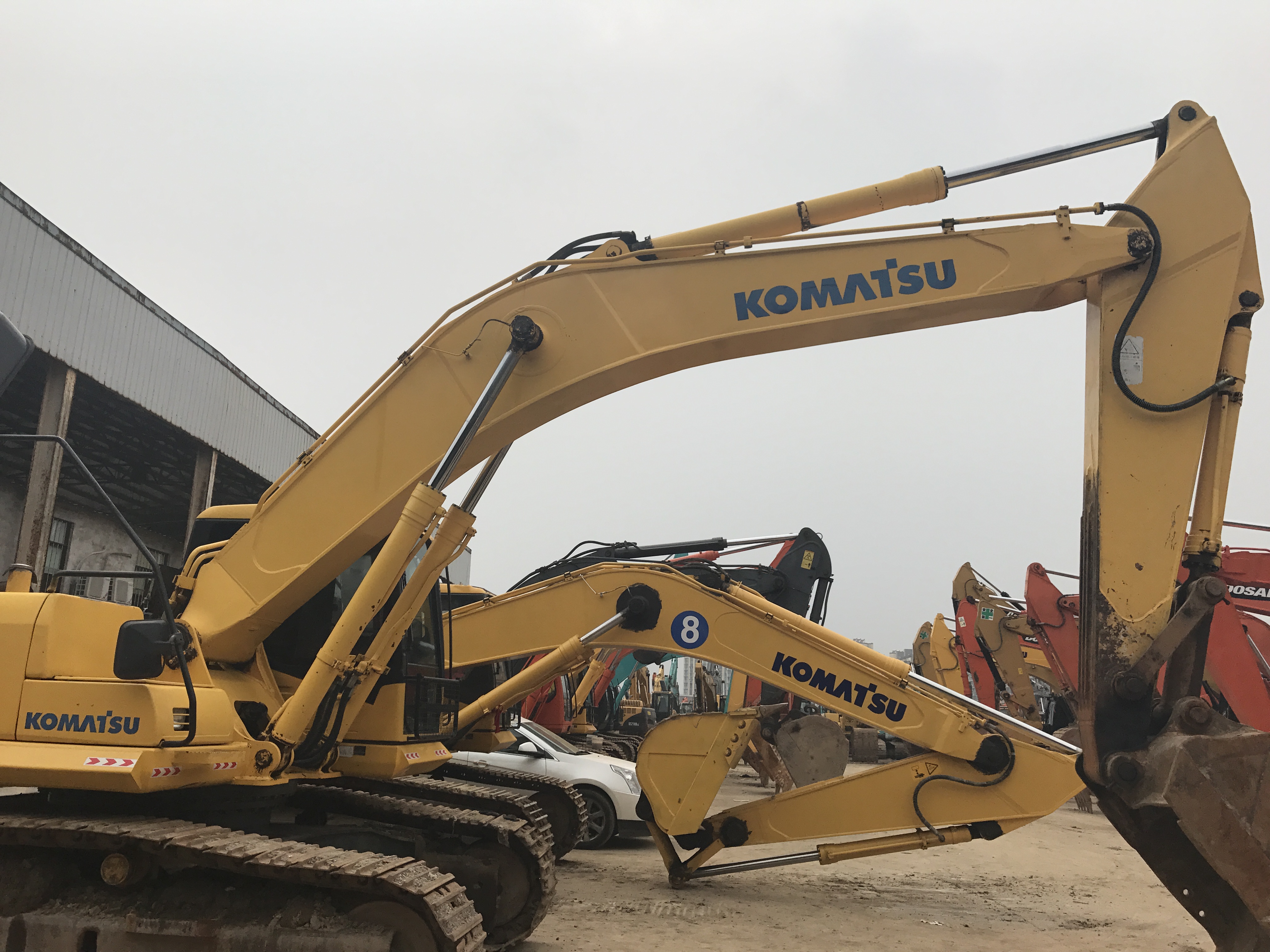 小松二手挖掘機(jī)*出售  江蘇二手挖掘機(jī)出售  二手挖掘機(jī)價格