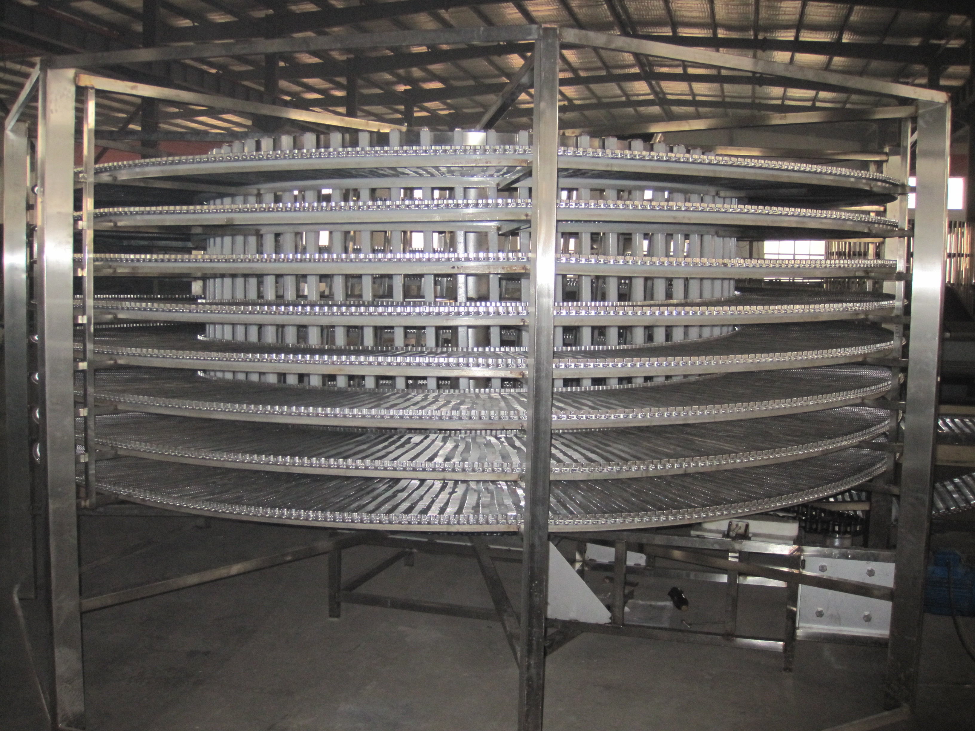 大型食品生產(chǎn)面包冷卻用旋轉(zhuǎn)塔型輸鏈板螺旋型輸送機(jī)