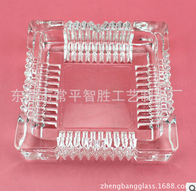 正方形廣告禮品煙灰缸 玻璃工藝品供應(yīng)商 玻璃工藝品廠家  創(chuàng)意辦公玻璃煙灰缸批發(fā)