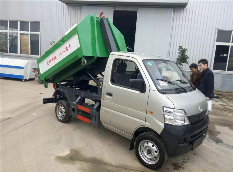 小型垃圾車 小型鉤臂垃圾車 小型鉤臂垃圾車廠家 小型鉤臂垃圾車銷售 小型長安鉤臂垃圾車
