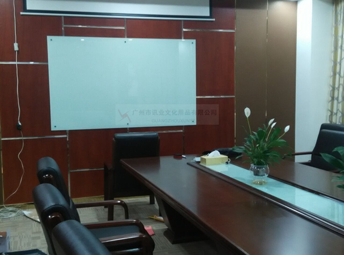 壁掛式防爆鋼化磁性玻璃白板 各規(guī)格尺寸玻璃寫字板訂做，珠三角包送貨上門包安裝