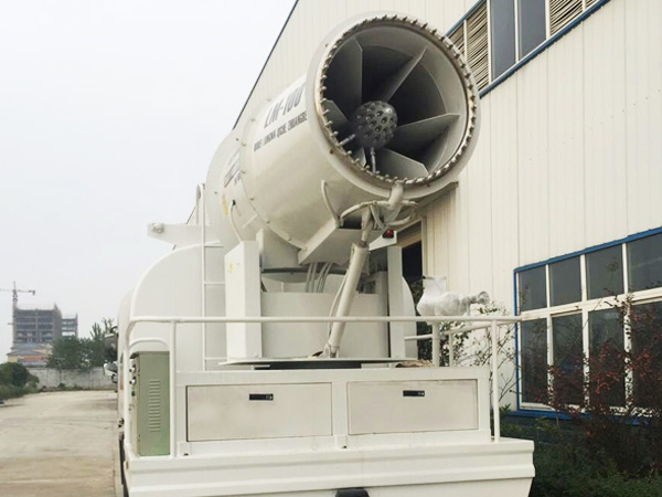 新式100米噴霧機(jī)  大型霧炮車
