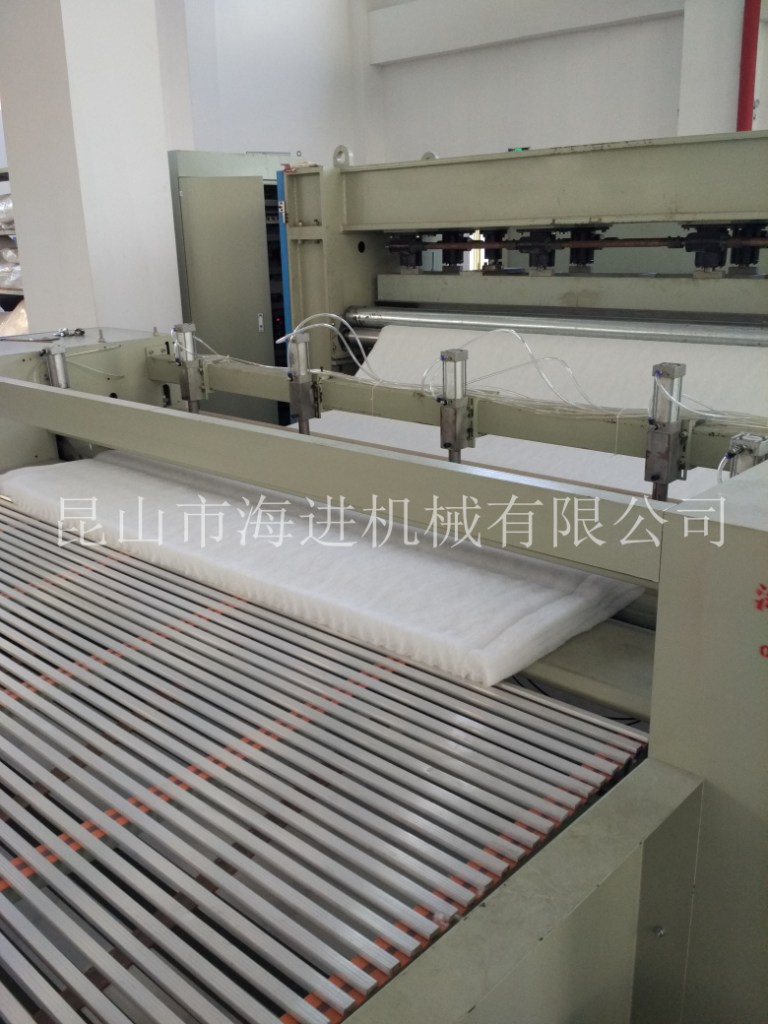 無紡設(shè)備，被褥生產(chǎn)線，噴膠棉生產(chǎn)線，被褥制造機(jī)械