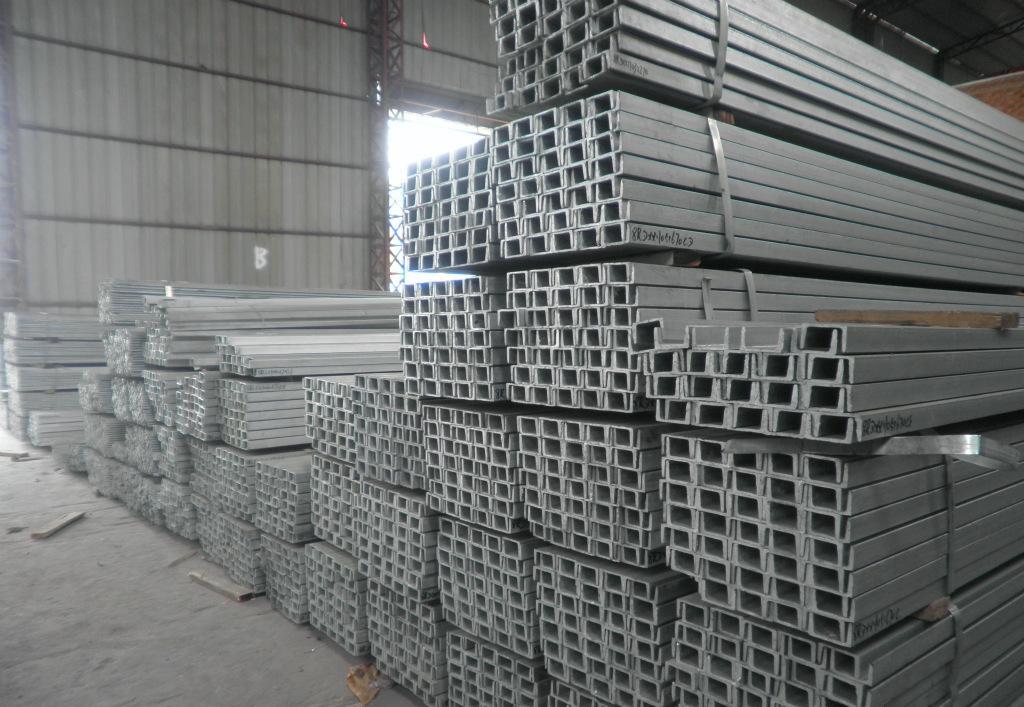 江蘇槽鋼工字鋼角鋼q235用于隔樓蘇州昆山廠家直銷現(xiàn)貨批發(fā)