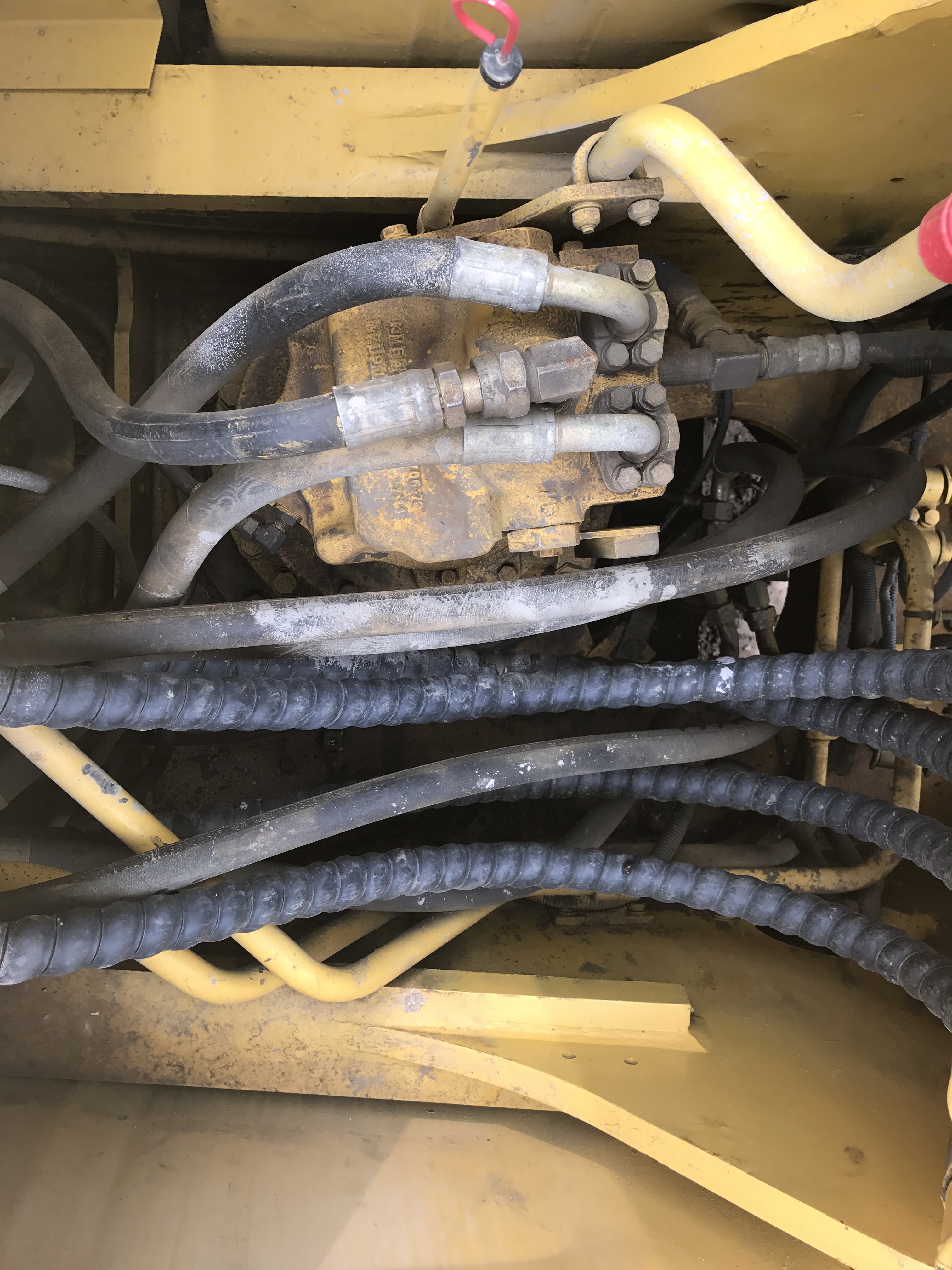 小松挖機(jī)  小松pc240-8二手土方挖掘機(jī)