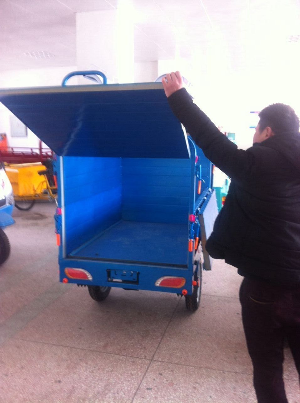 雙層高幫、液壓自卸環(huán)衛(wèi)車 雙層高幫、液壓自卸環(huán)衛(wèi)車C款