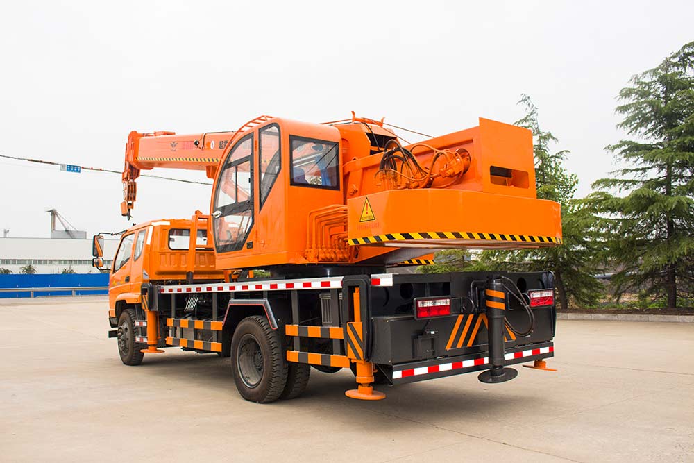 12噸汽車吊車 唐駿國(guó)五12噸吊車 12噸汽車吊車價(jià)格 濟(jì)寧吊車 12噸汽車吊車 唐駿12噸吊車