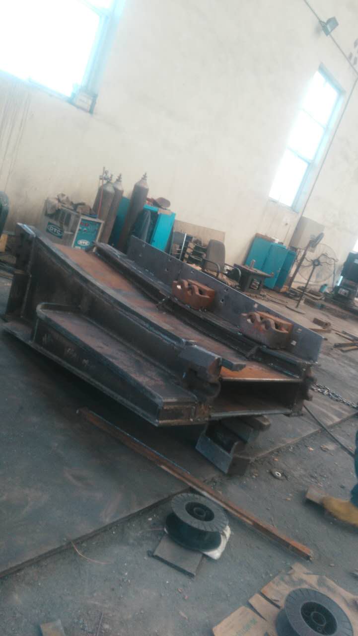 過渡槽/輸送物料設(shè)備/刮板機(jī)過渡槽價(jià)格/過渡槽批發(fā)