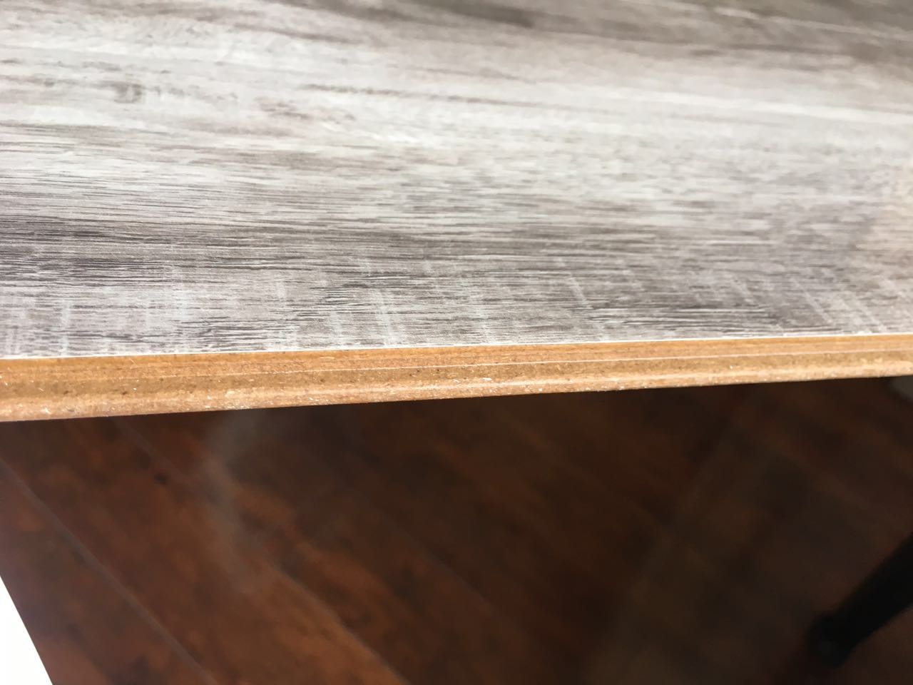 淋漆強(qiáng)化復(fù)合地板