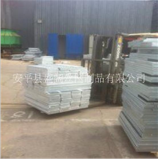 現(xiàn)貨供應(yīng)圓形鋼格柵板 優(yōu)質(zhì)圓形鋼格柵板 高質(zhì)量圓形鋼格柵板