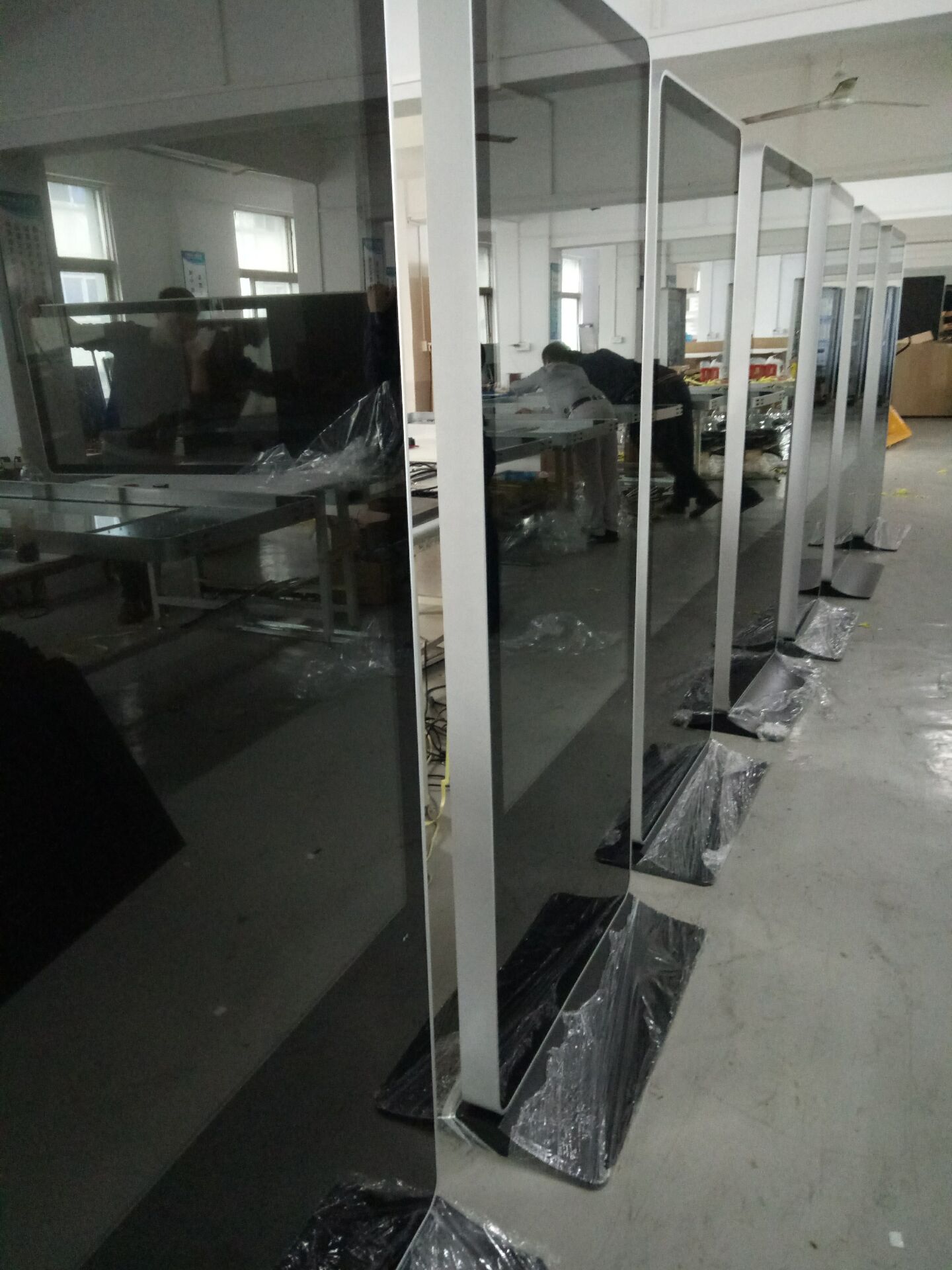 廣東省立式液晶*可橫屏播放款式