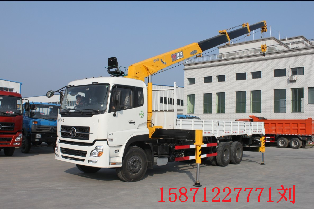 隨車(chē)吊 東風(fēng)配徐工牌隨車(chē)吊