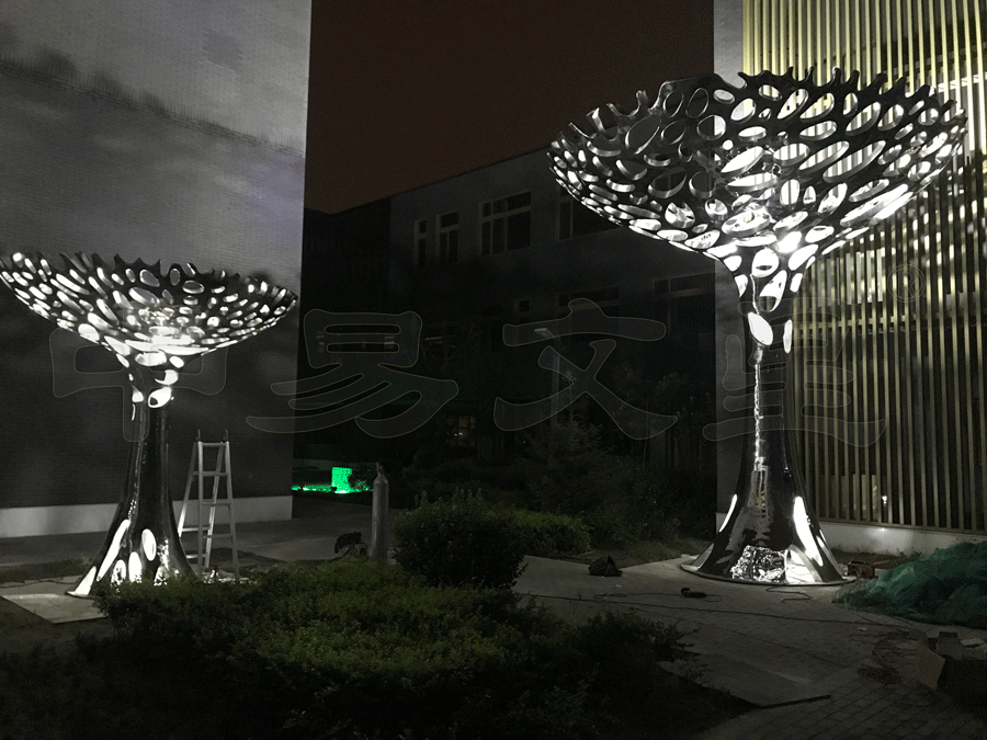 科技與生態(tài)的有機(jī)結(jié)合 鏡面不銹鋼雕塑作品-智慧樹(shù)