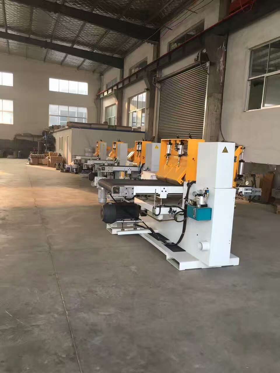 臥式帶鋸 臥式帶鋸生產(chǎn)廠家 直銷批發(fā)砂光機(jī) 拋光機(jī)供應(yīng)商