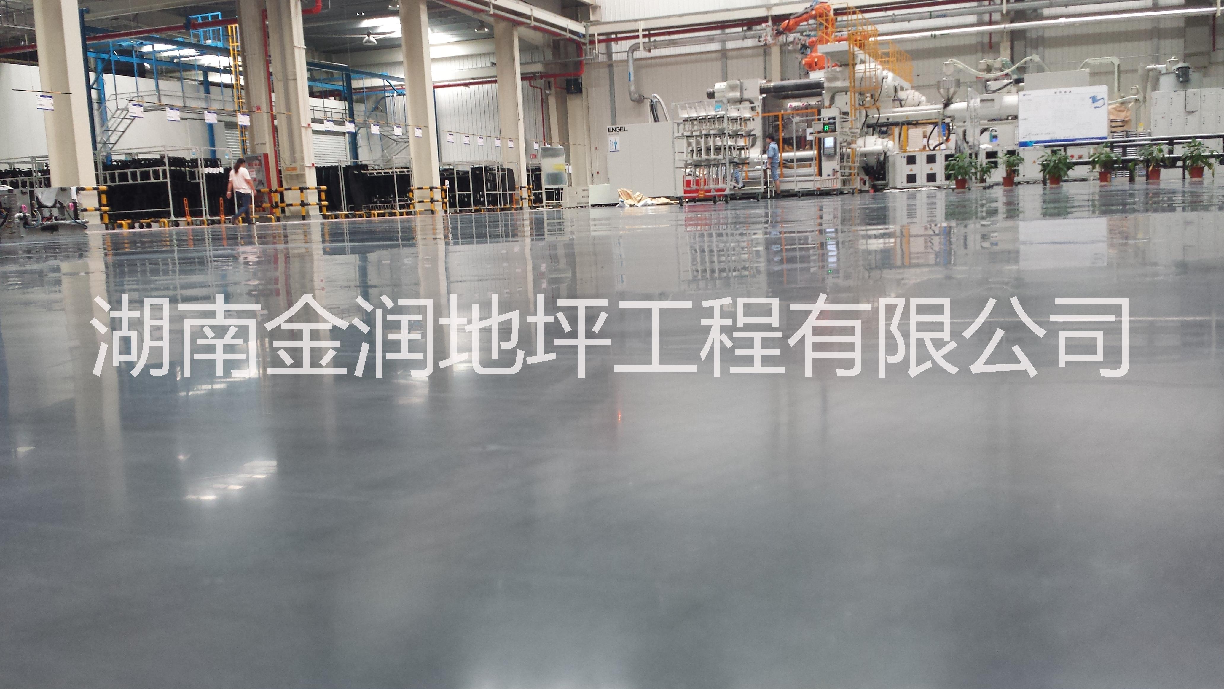 湖南長(zhǎng)沙彩色鋼化地坪彩色耐磨地坪施工長(zhǎng)沙固化地坪施工