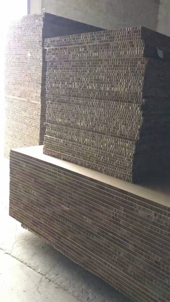 蜂窩紙板、廣州蜂窩紙板廠家直銷、廣州蜂窩紙板生產(chǎn)廠家