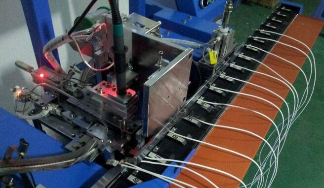 USB焊錫機(jī) 線材處理設(shè)備 USB自動(dòng)焊錫機(jī)