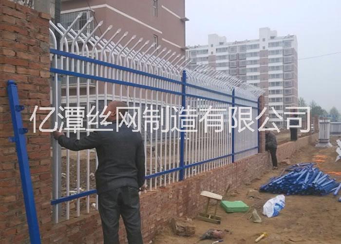 單雙彎頭鋅鋼鐵藝護(hù)欄直銷 單雙彎頭鋅鋼鐵藝護(hù)欄廠家   單雙彎頭鋅鋼鐵藝護(hù)欄價格