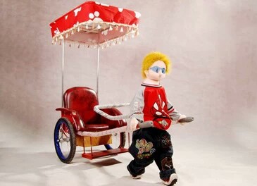 購物廣場驚現機器人拉車