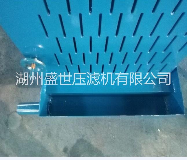 廠家供應(yīng)630立式壓榨機提高干度液壓自動壓榨操作簡單有效污泥干度直接壓榨
