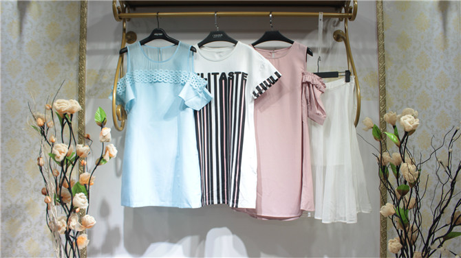 成都女裝品牌折扣店郁香菲17夏裝尾貨貨源批發(fā) 伊行折扣女裝分份