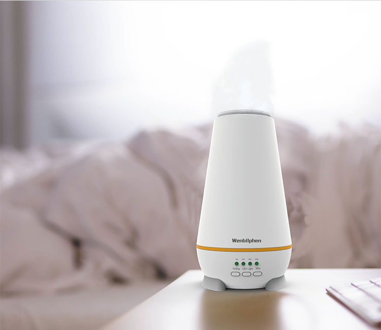 150ml香薰加濕器  亞馬遜爆款廠家直銷  精油空氣凈化香薰加濕器 150ml七彩燈香薰機(jī)加濕器