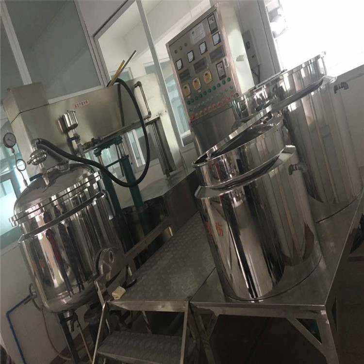 轉(zhuǎn)讓二手真空均質(zhì)乳化機(jī)