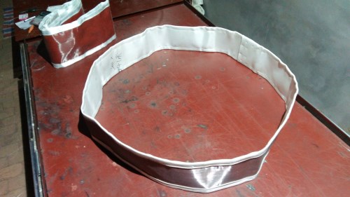 非金屬膨脹節(jié)蒙皮鋼絲網和玻璃絲那