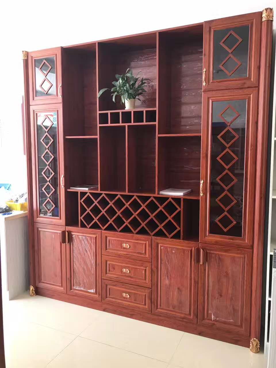 美式全鋁酒柜廠家直銷 鄭州美式全鋁酒柜定制廠家 河南美式全鋁酒柜供應(yīng)商