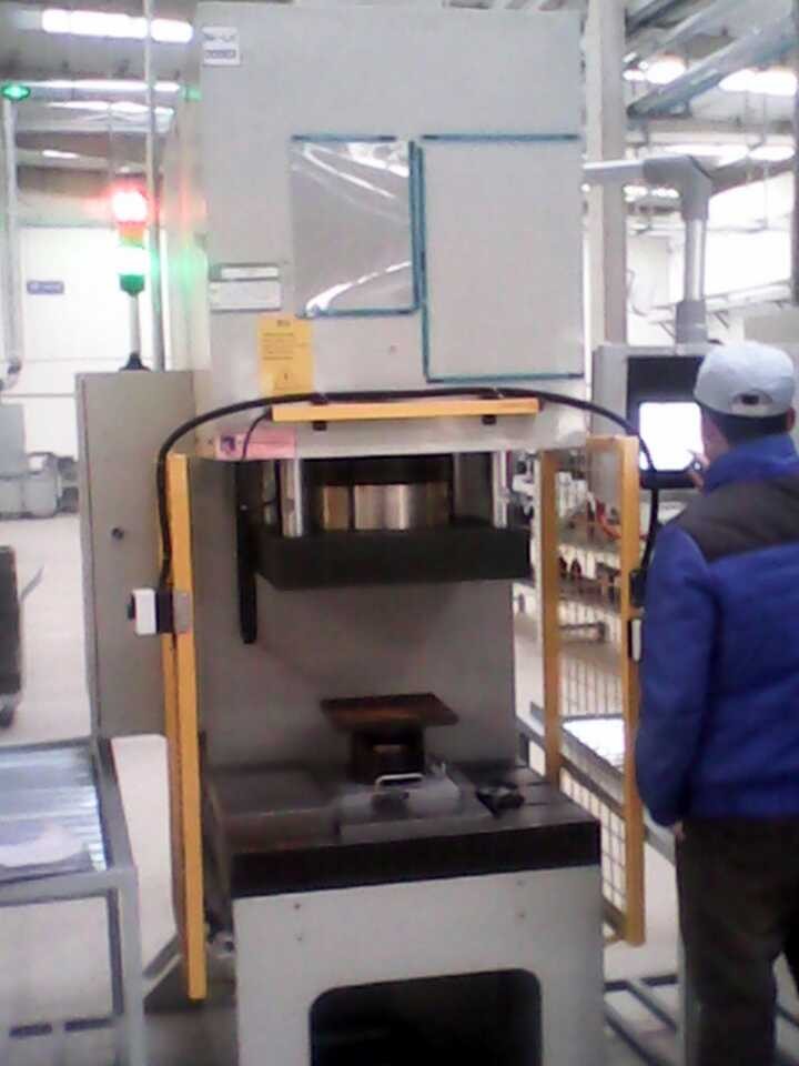 數(shù)控油壓天津、北京數(shù)控壓裝機、山東數(shù)控油壓機、鑫臺銘數(shù)控油壓機