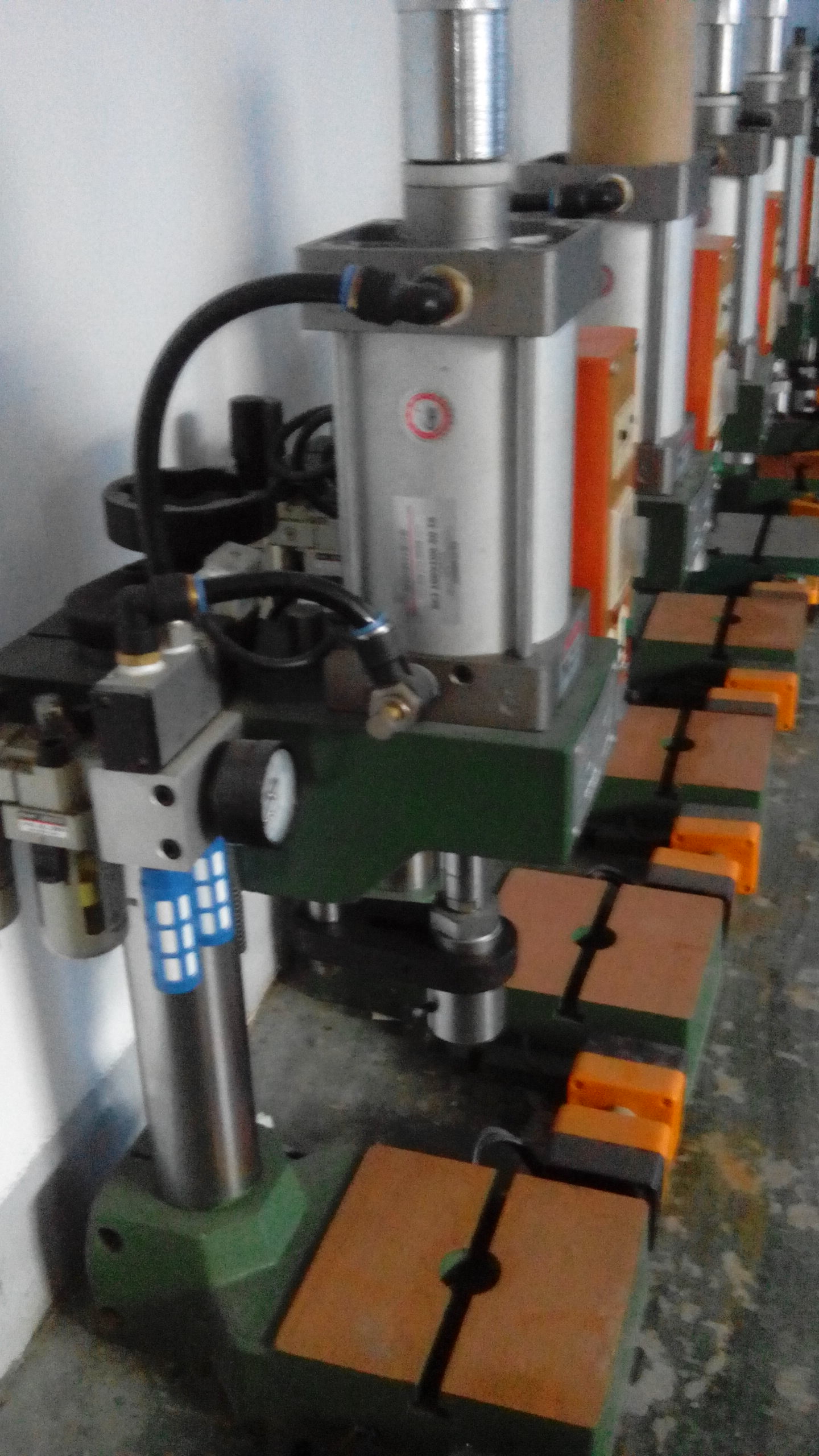 供應(yīng)蘇州氣壓機(jī) 蘇州氣壓沖床