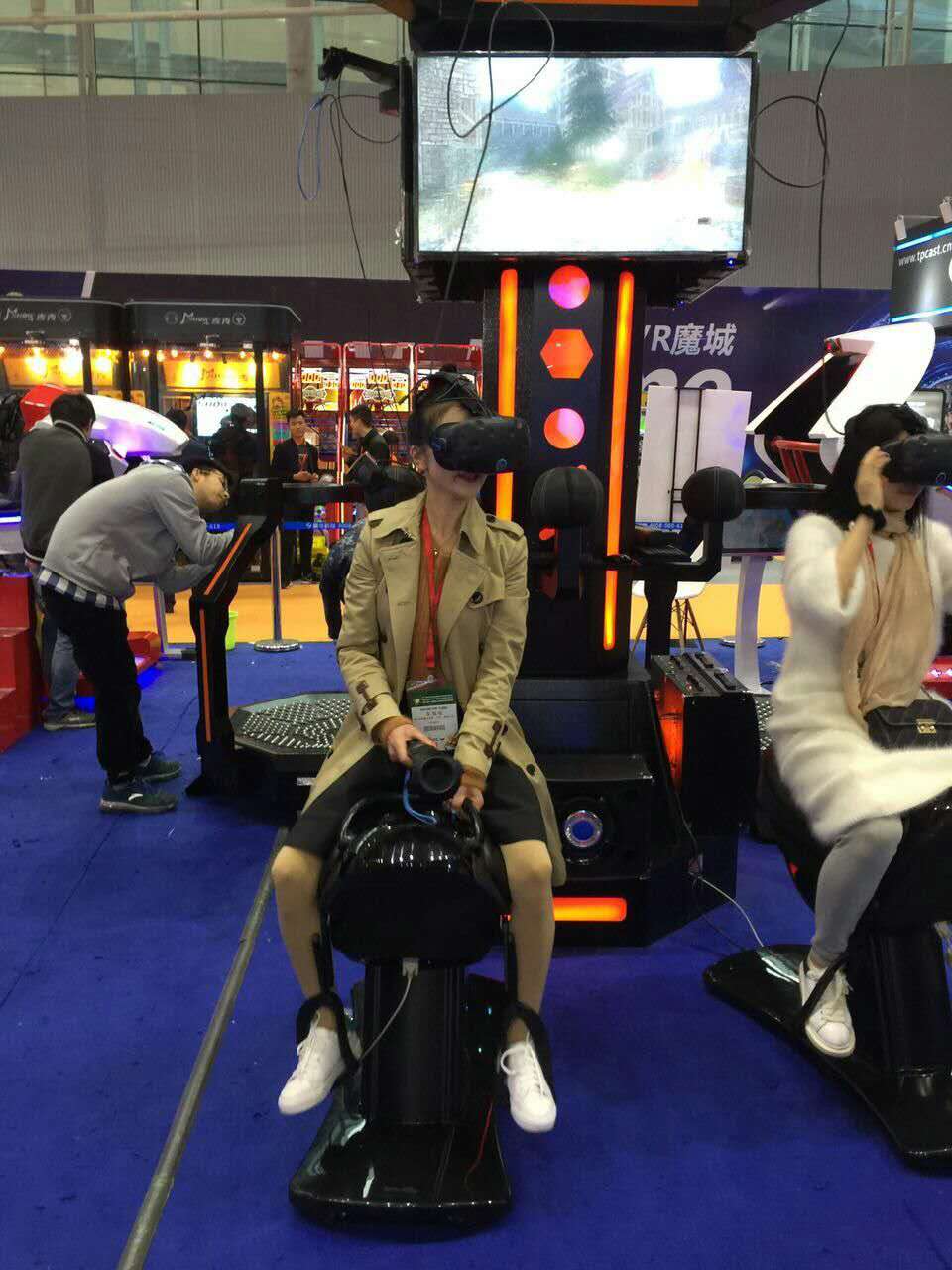 VR主題游樂園線下加盟 VR游戲 VR游戲設(shè)備專業(yè)制造
