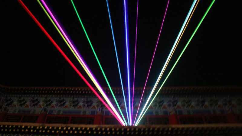 供應激光燈、戶外探照激光燈、舞臺激光燈、地標激光燈 供應大功率戶外地標激光燈 供應大功率戶外旋轉地標激光燈