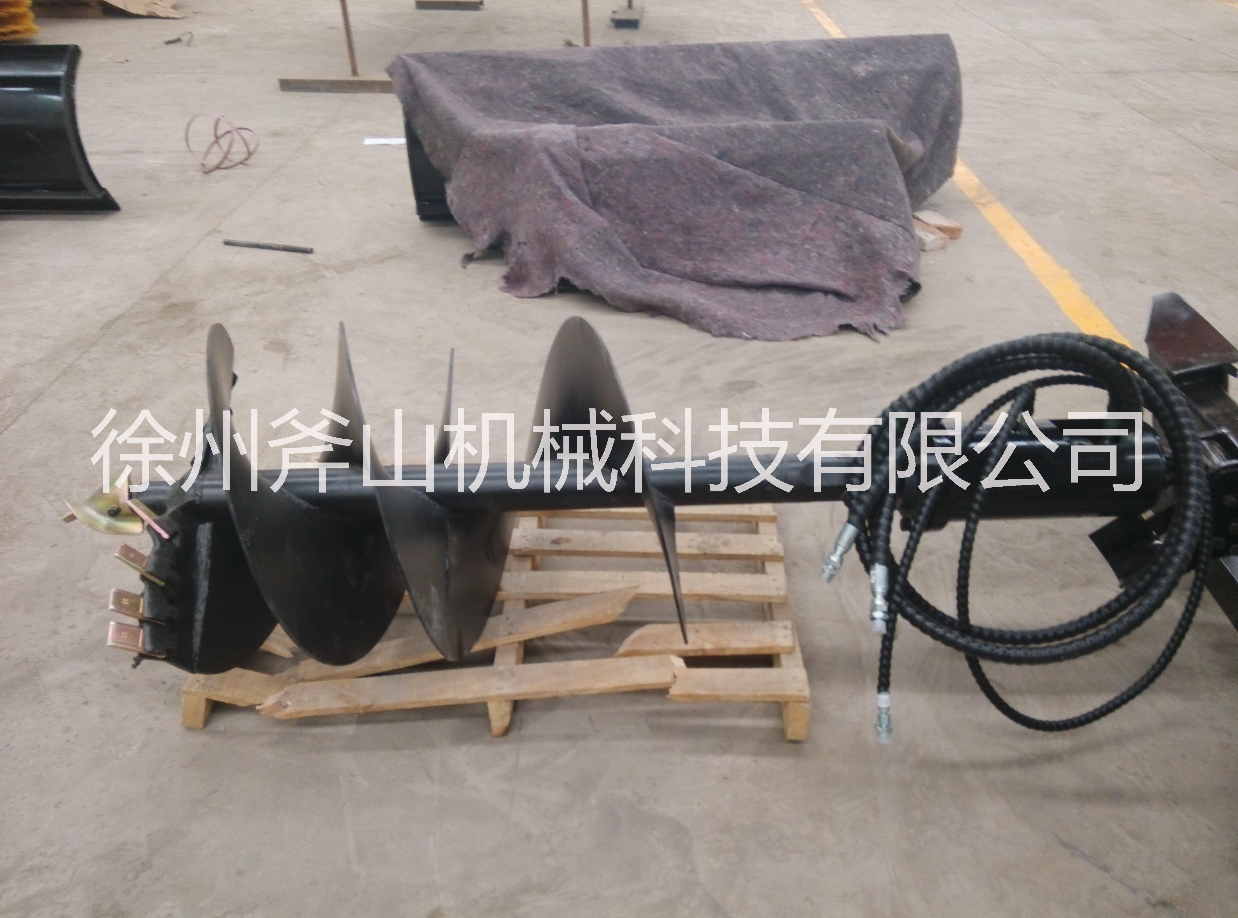 供應(yīng)山貓滑移機(jī)具之土鉆山 貓滑移螺旋鉆