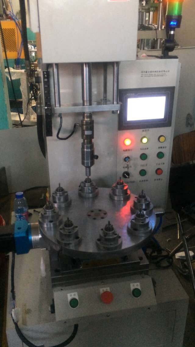 天津鑫臺銘數(shù)控液壓機(jī)廠家｜天津數(shù)控油壓機(jī)廠家｜數(shù)控油壓機(jī)廠家直銷