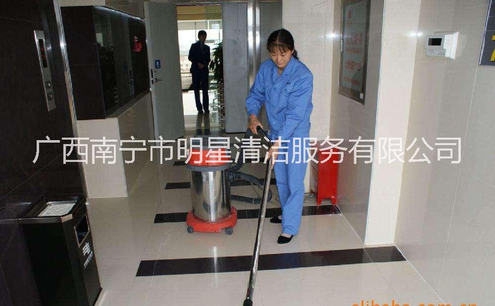 南寧商場駐場保潔廣西駐場保潔服務(wù)南寧物業(yè)駐場保潔駐場保潔