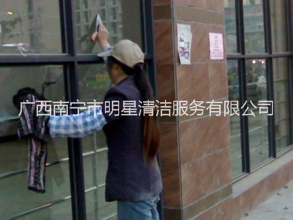 廣西專業(yè)地板保潔公司南寧地板保潔多少錢南寧地板保潔怎么收費(fèi)