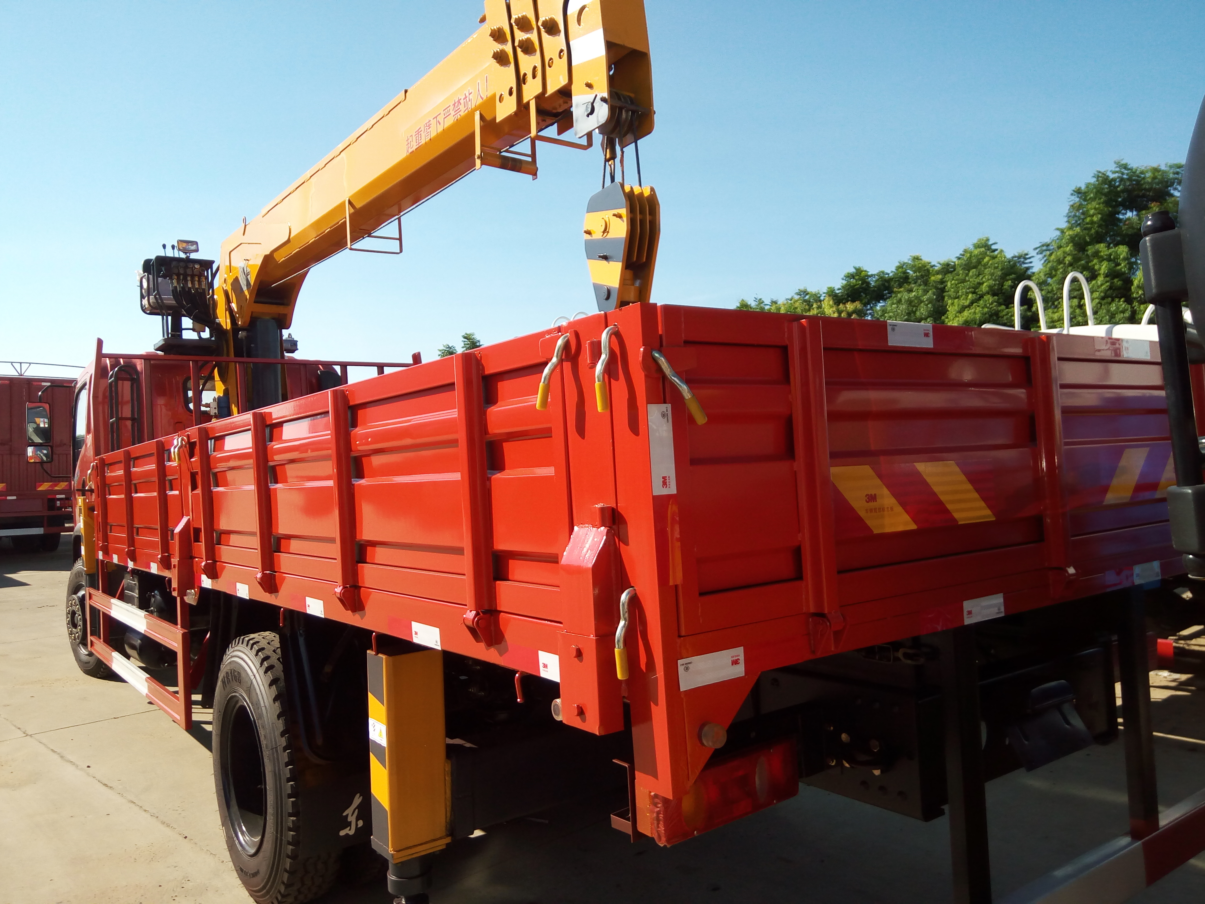 新舊隨車吊廠家*出售 隨車吊，隨車起重運輸車