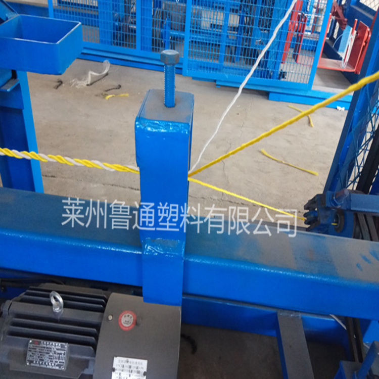 塑料圓絲，扁絲制繩機(jī)，三股四股大繩機(jī)，麻繩棉繩繞繩機(jī) 絲線制繩機(jī)