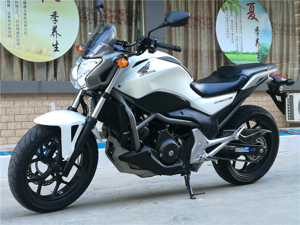 出售13年本田NC700S頂配碣石二手摩托車