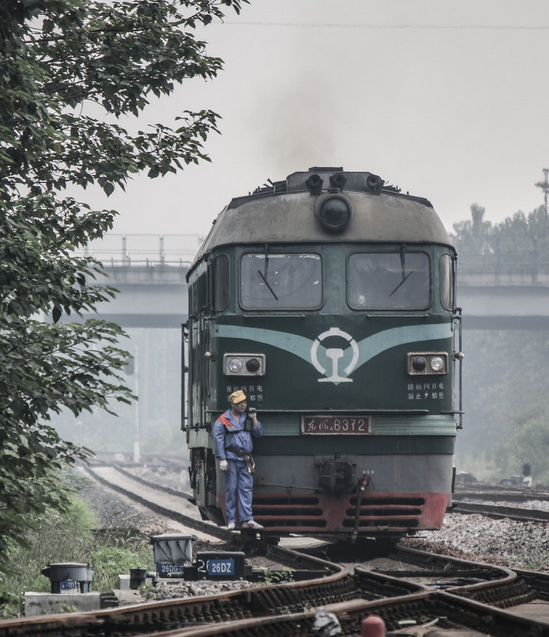 元寶山火車調(diào)動(dòng)   動(dòng)車調(diào)動(dòng)