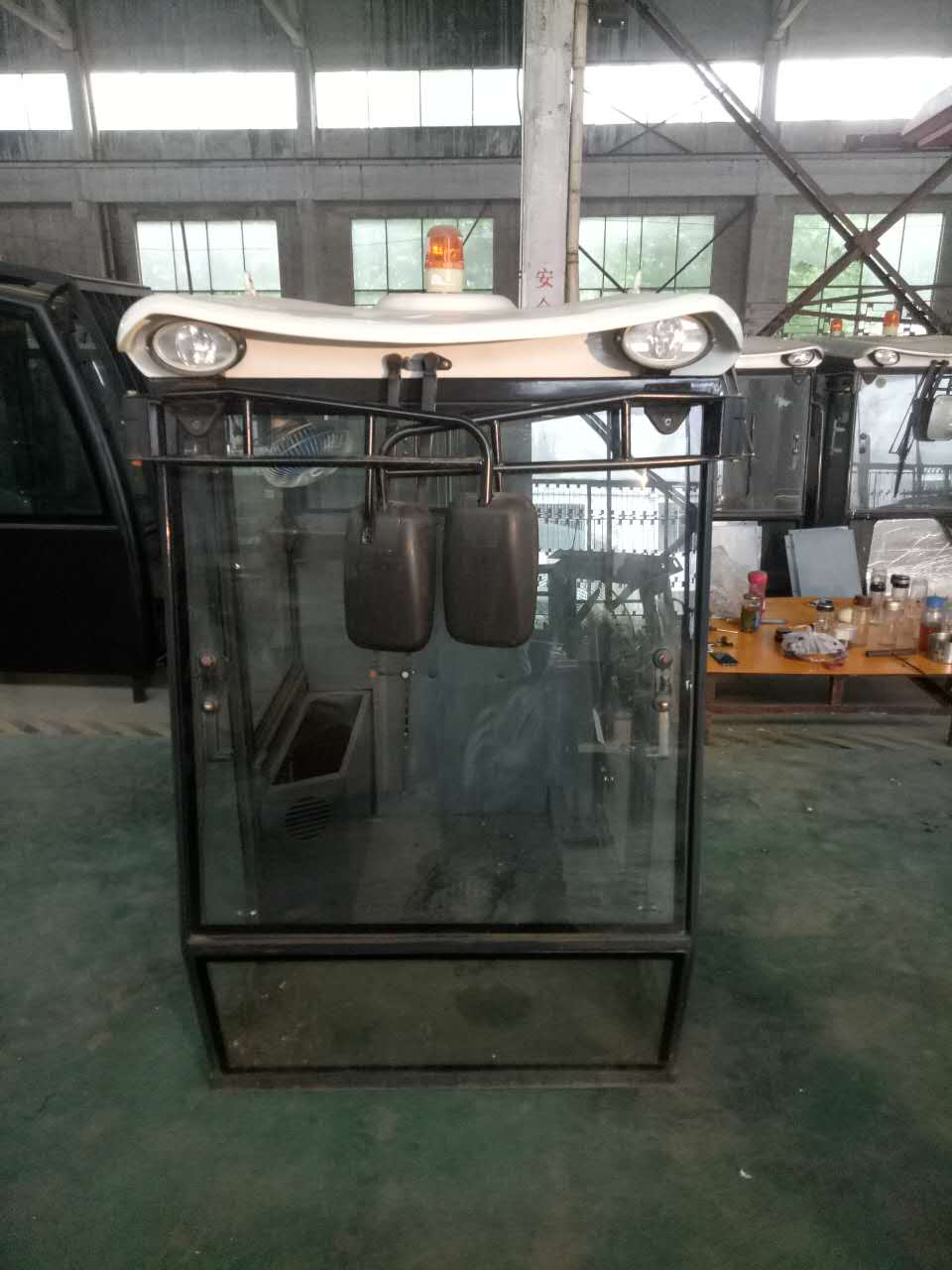 植保機(jī)械駕駛室定做加工