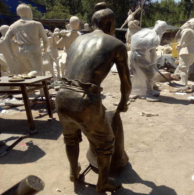 玻璃鋼提麻袋雕塑 提麻袋雕塑人物 農(nóng)耕提麻袋雕塑 提麻袋雕塑擺件 農(nóng)耕文化雕塑