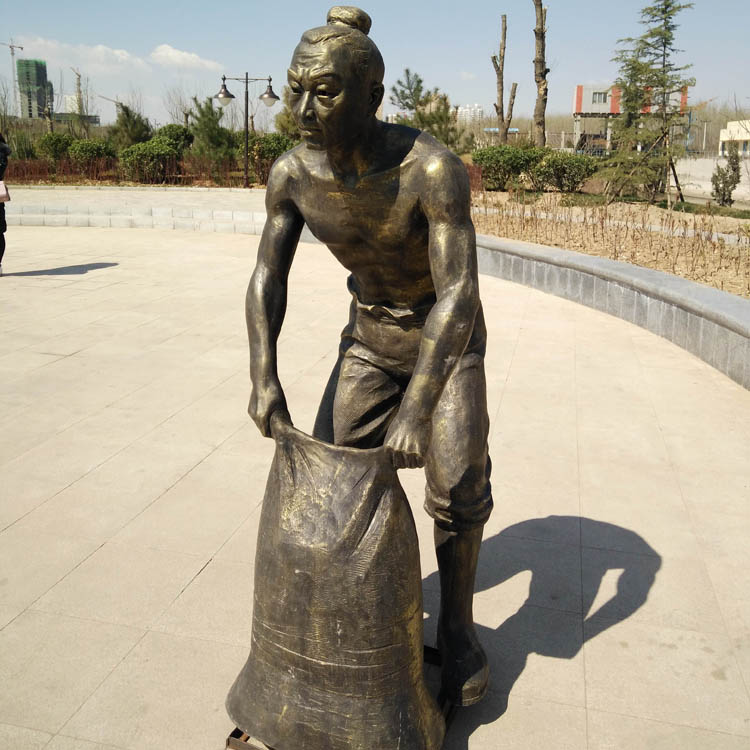 玻璃鋼提麻袋雕塑 提麻袋雕塑人物 農(nóng)耕提麻袋雕塑 提麻袋雕塑擺件 農(nóng)耕文化雕塑