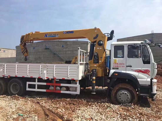 重汽斯太爾隨車吊高大漂亮便宜質(zhì)量