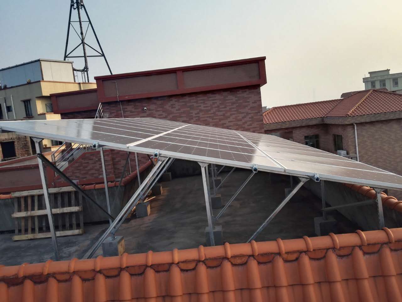 屋頂太陽能發(fā)電站