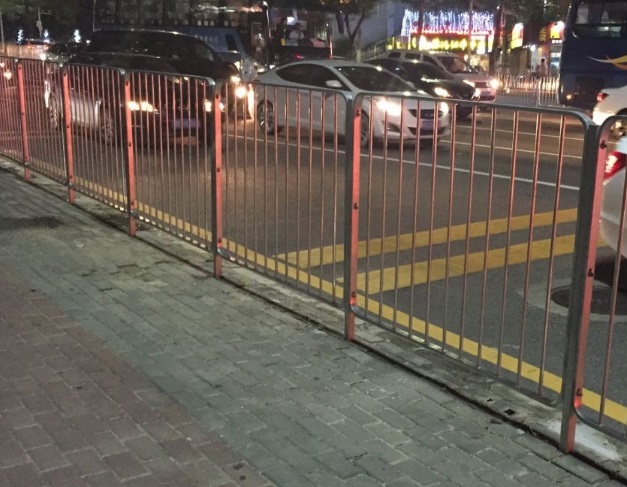 專業(yè)廠家直銷-- 深標(biāo)Ⅰ型公路護(hù)欄